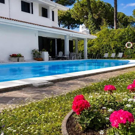 Harmonia With Shared Pool Villa *
